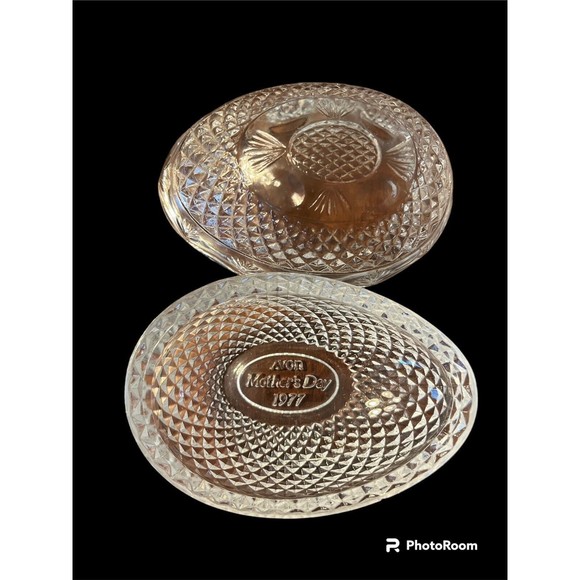 Vtg Fostoria for Avon Mothers Day 1977 Lead Crystal Egg Soap/Trinket Dish - Picture 3 of 4